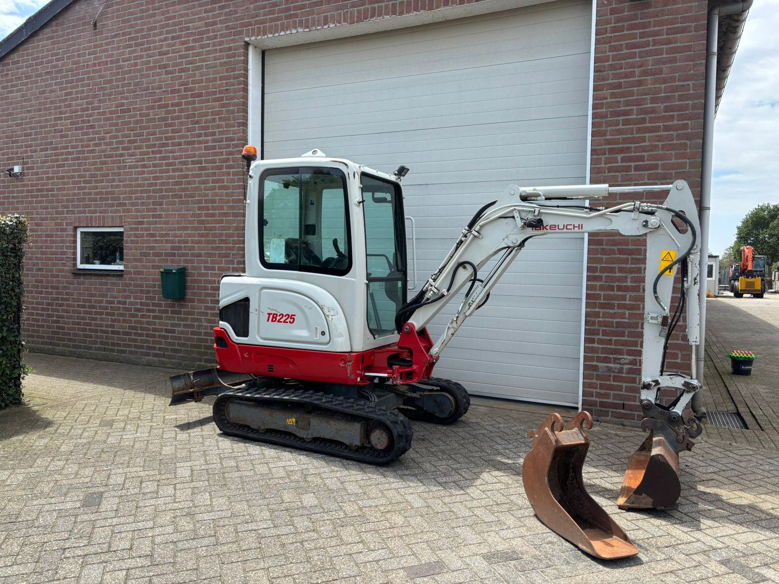 Takeuchi TB 225 Minigraver Graafmachine Kubota, Enlèvement