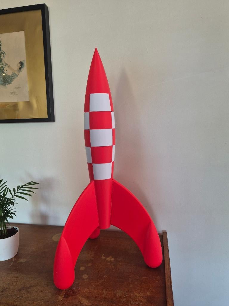 kuifje raket - 77cm hoog!, Ophalen of Verzenden, Kuifje, Nieuw, Beeldje of Figuurtje