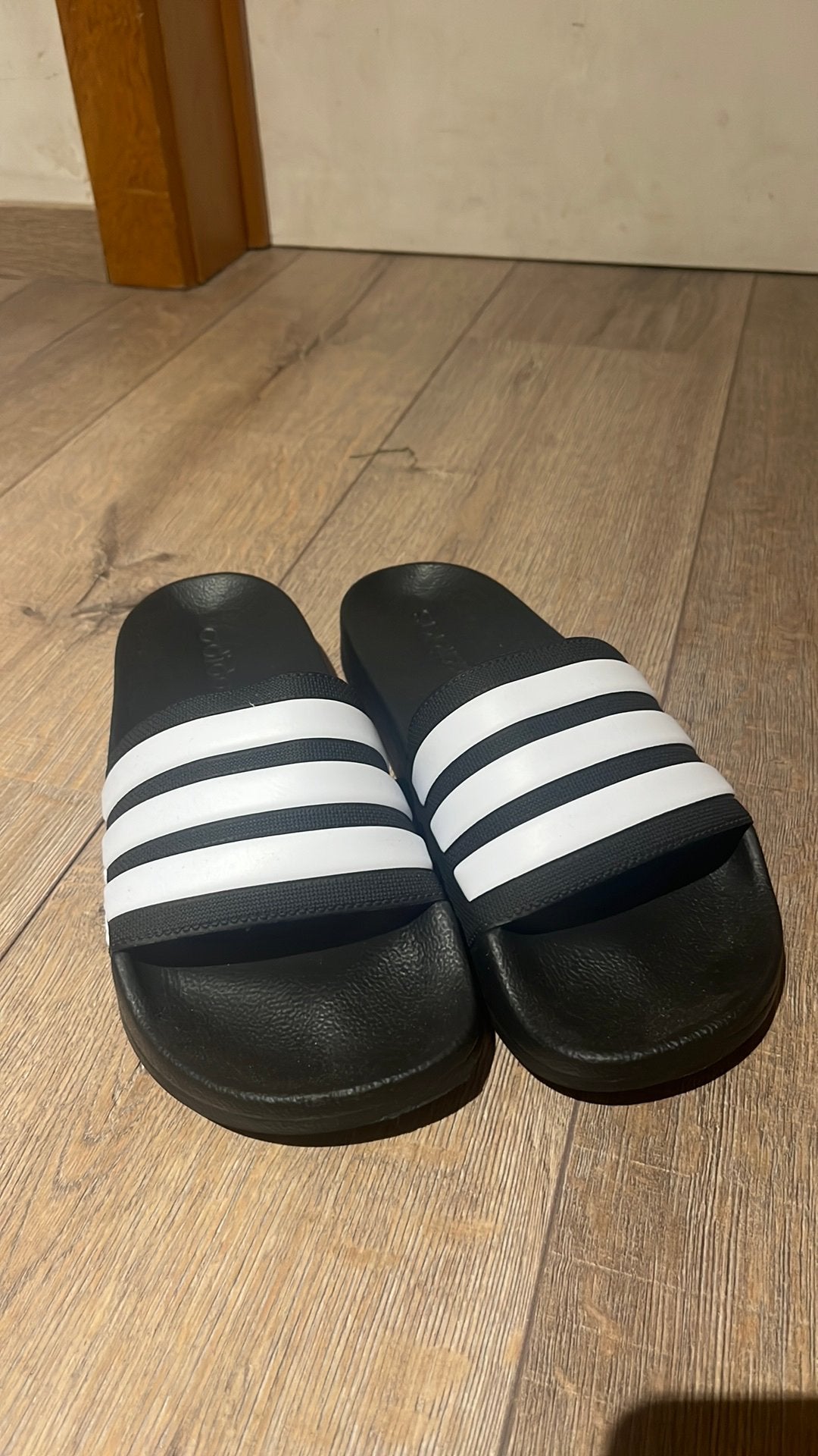 Addidas slippers, Ophalen of Verzenden, Zwart, Slippers