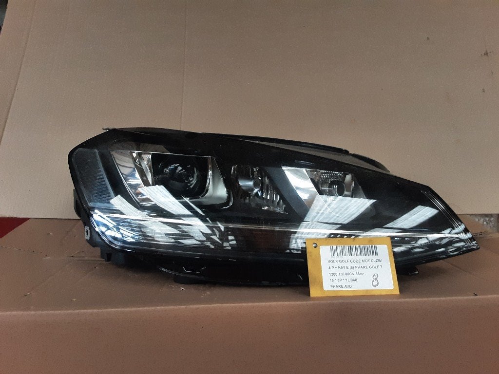 PHARE / OPTIQUE AVANT DROIT Golf VII (AUA) (5G1941032), Volkswagen, Mevr. I. Hauben, Utilisé, Rue de l'Espoir 34 34
4030  GRIVEGNÉE, BE