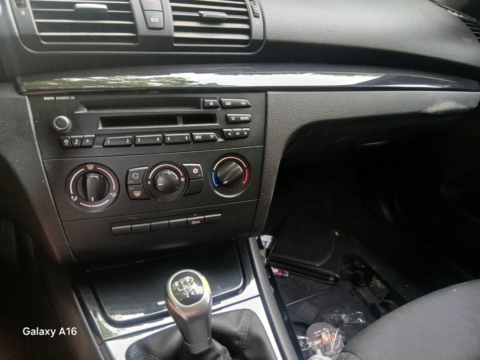 Kit insert noir brillant piano  bmw série 1 e81 e82 e87 e8, BMW