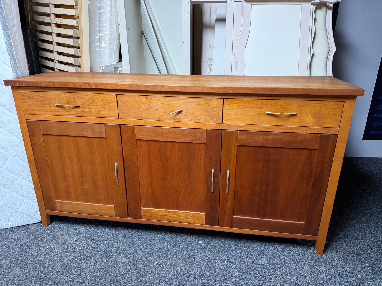 Mooie Dressoir, Ophalen, Gebruikt