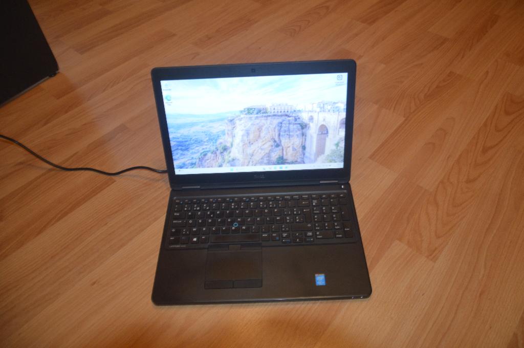 Dell Latitude E5550, Ophalen, Gebruikt, 2 tot 3 Ghz, 15 inch