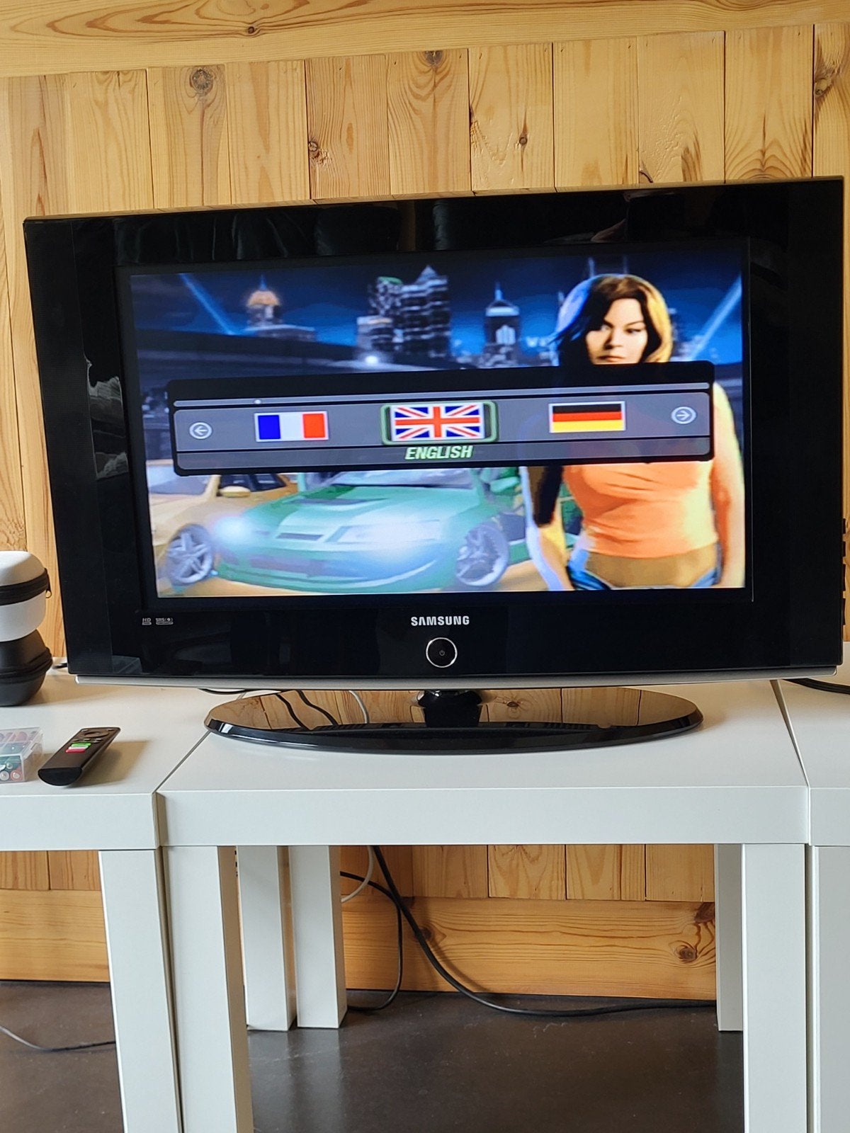 Je vend tv samsung avec telecommande, Antiek en Kunst, Antiek | Tv's en Audio, Ophalen
