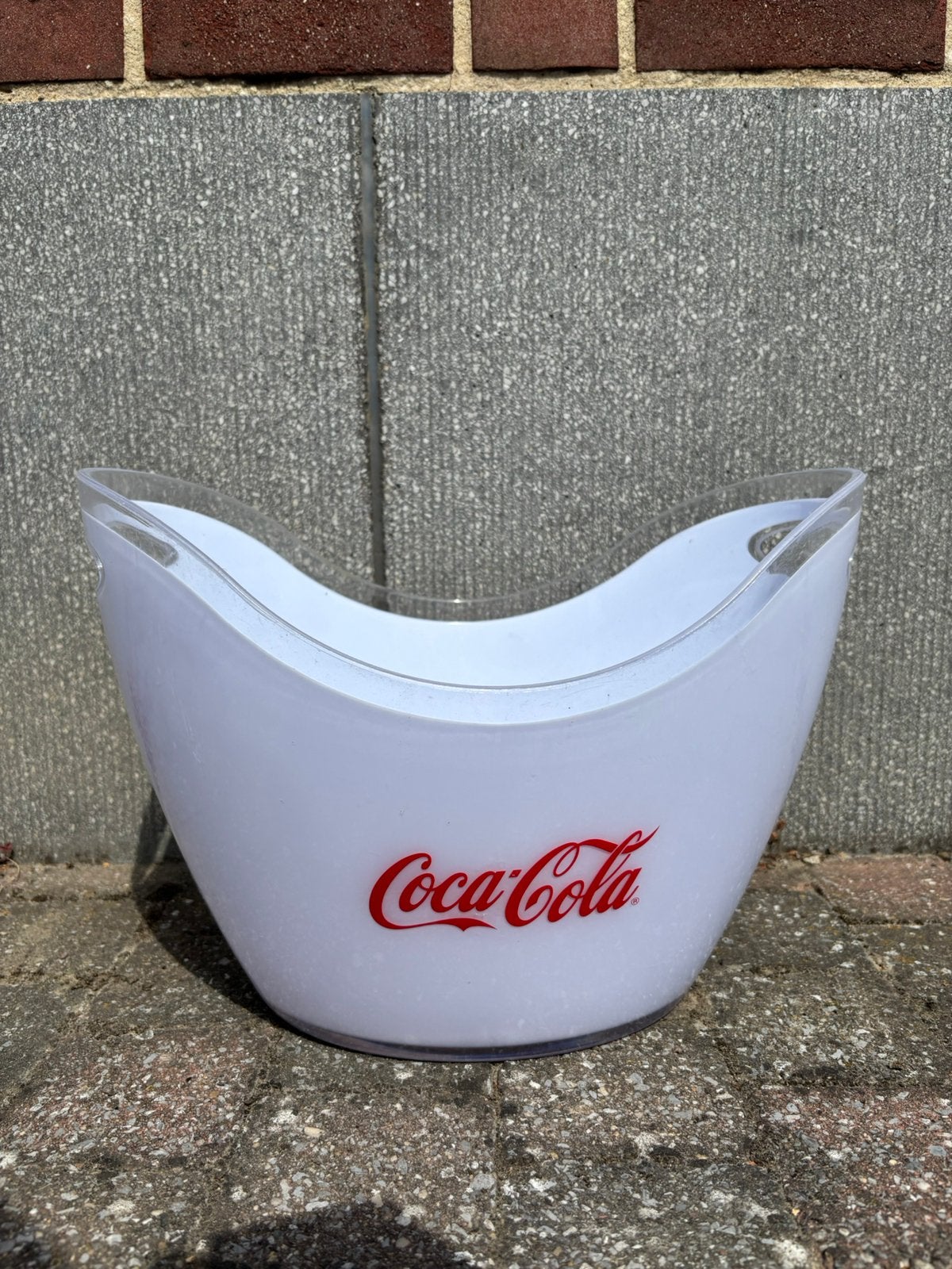 Ijsemmer Coca-Cola, Ophalen