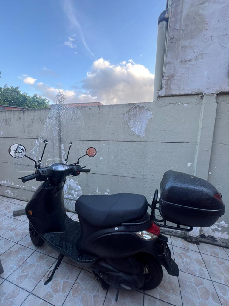 Zwarte Streetline BTC 50cc B-klasse scooter, Fietsen en Brommers, Ophalen, Gebruikt, Benzine
