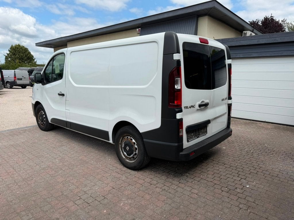 RENAULT TRAFIC * 1.6DCI * 90 CH * RADIO * EXPORT/NÉGOCIANT, Euro 5, Achat, 170 g/km, Entreprise