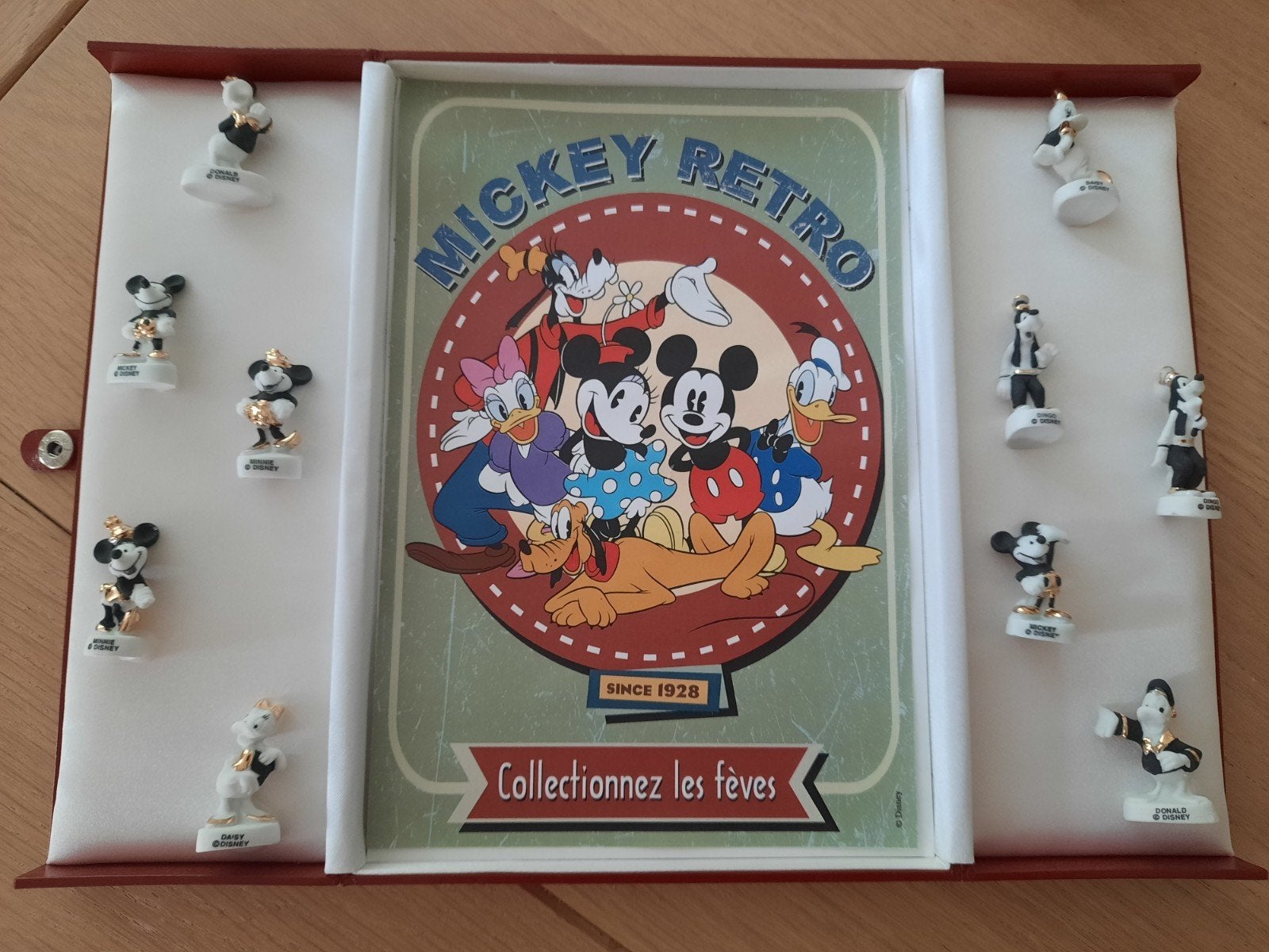 Coffret de collection de fèves Mickey retro