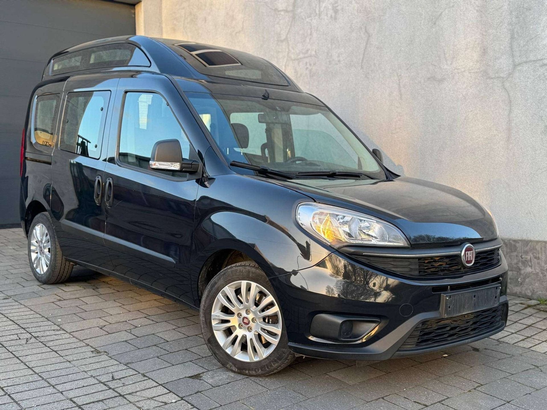 Fiat Doblo 1.4i 2017 116000 KM TPMR PMR INVALIDE VERHOOGD, Autos, Achat, Entreprise, Boîte manuelle, Autre carrosserie