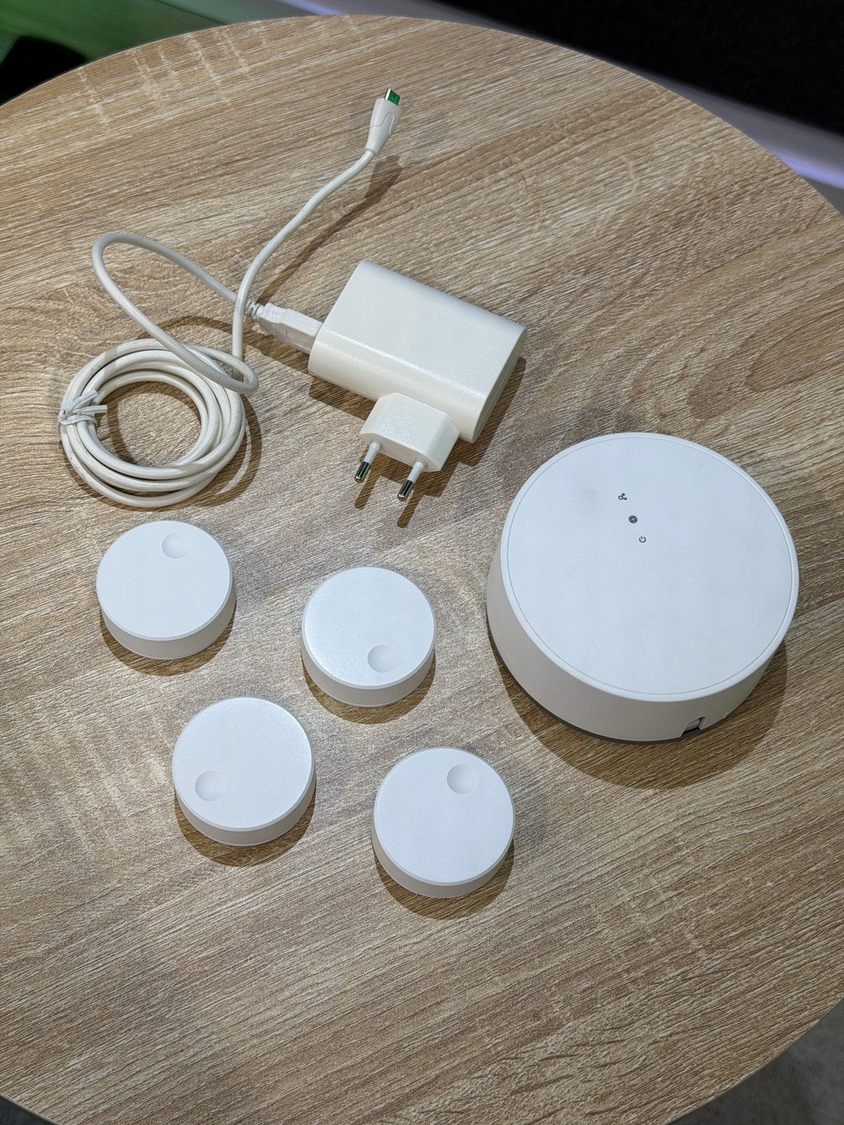 IKEA TRÅDFRI Gateway + 4 SYMFONISK Sound Remote volumeknop, Enlèvement ou Envoi, Comme neuf, IKEA