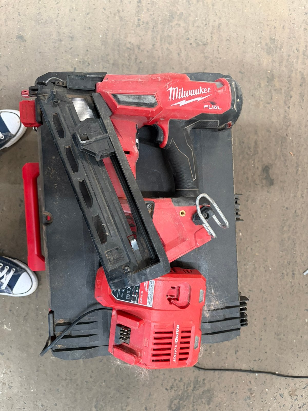 Agrafeuse de finition Milwaukee M18 Accu, Enlèvement, Utilisé