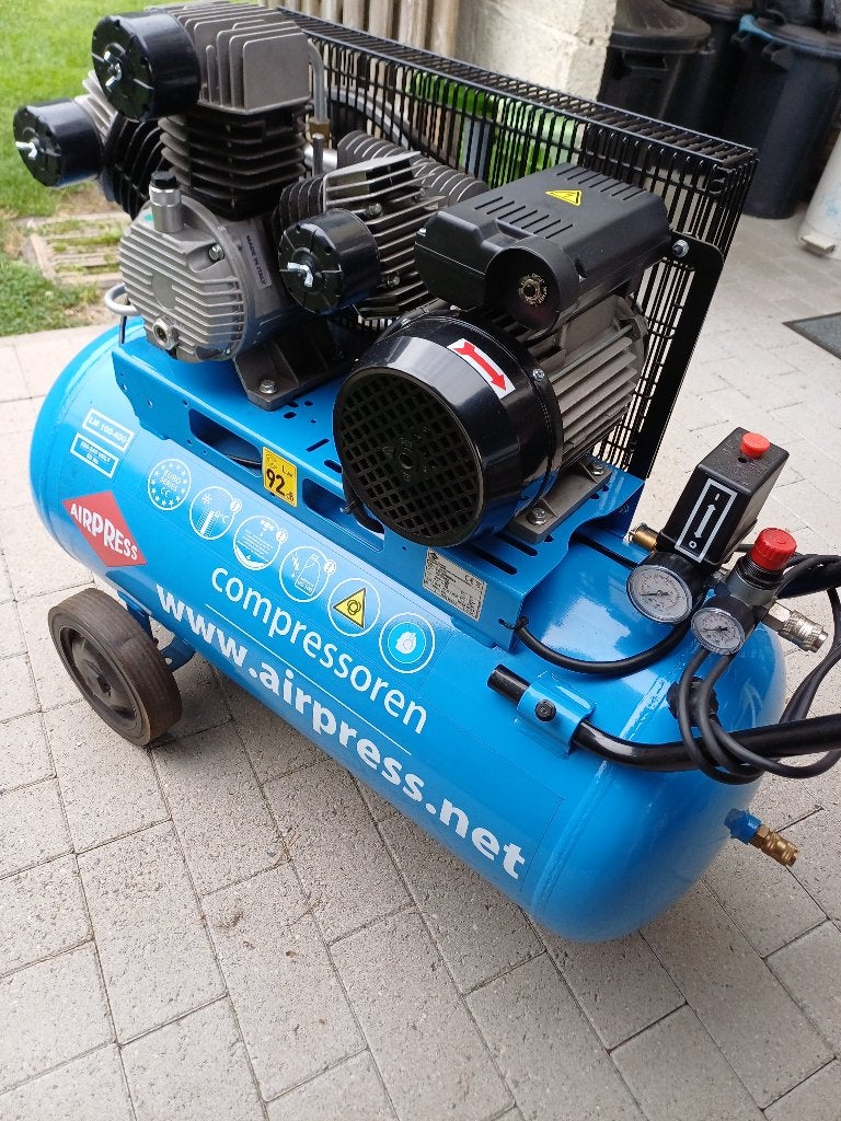 Airpress compressor LM 100-400.(nieuwstaat), Doe-het-zelf en Bouw, Compressors, Zo goed als nieuw, 10 bar of meer, 100 liter of meer