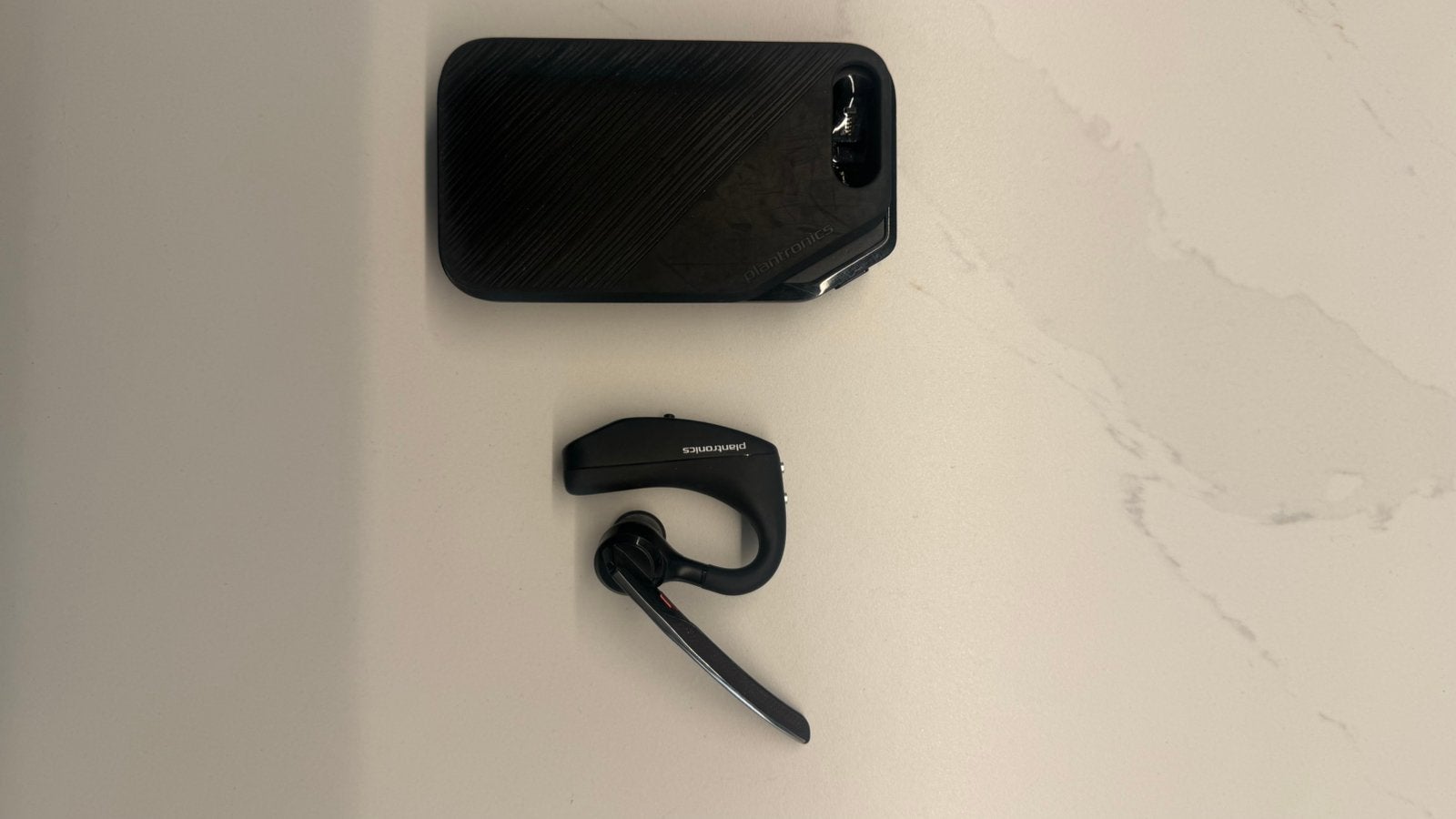 Plantronics Bluetooth headset met laadcase, Telecommunicatie, Ophalen of Verzenden, Gebruikt