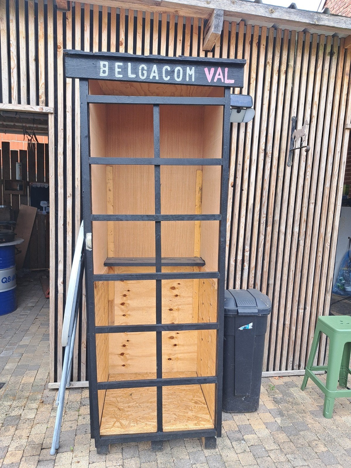 cabine téléphonique, Enlèvement