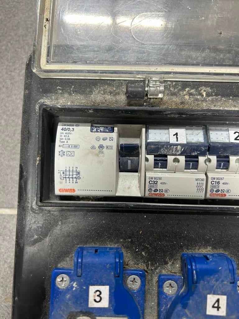 coffret électrique triphasée de chantier., Enlèvement, Utilisé, Prise de courant