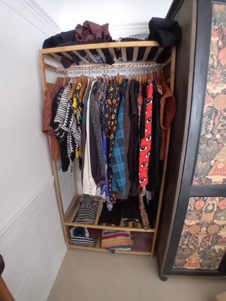 Handig kledingrek met ruimte voor kapstokken en schappen, Kleding | Dames, Kledingrekken, Ophalen, Zo goed als nieuw