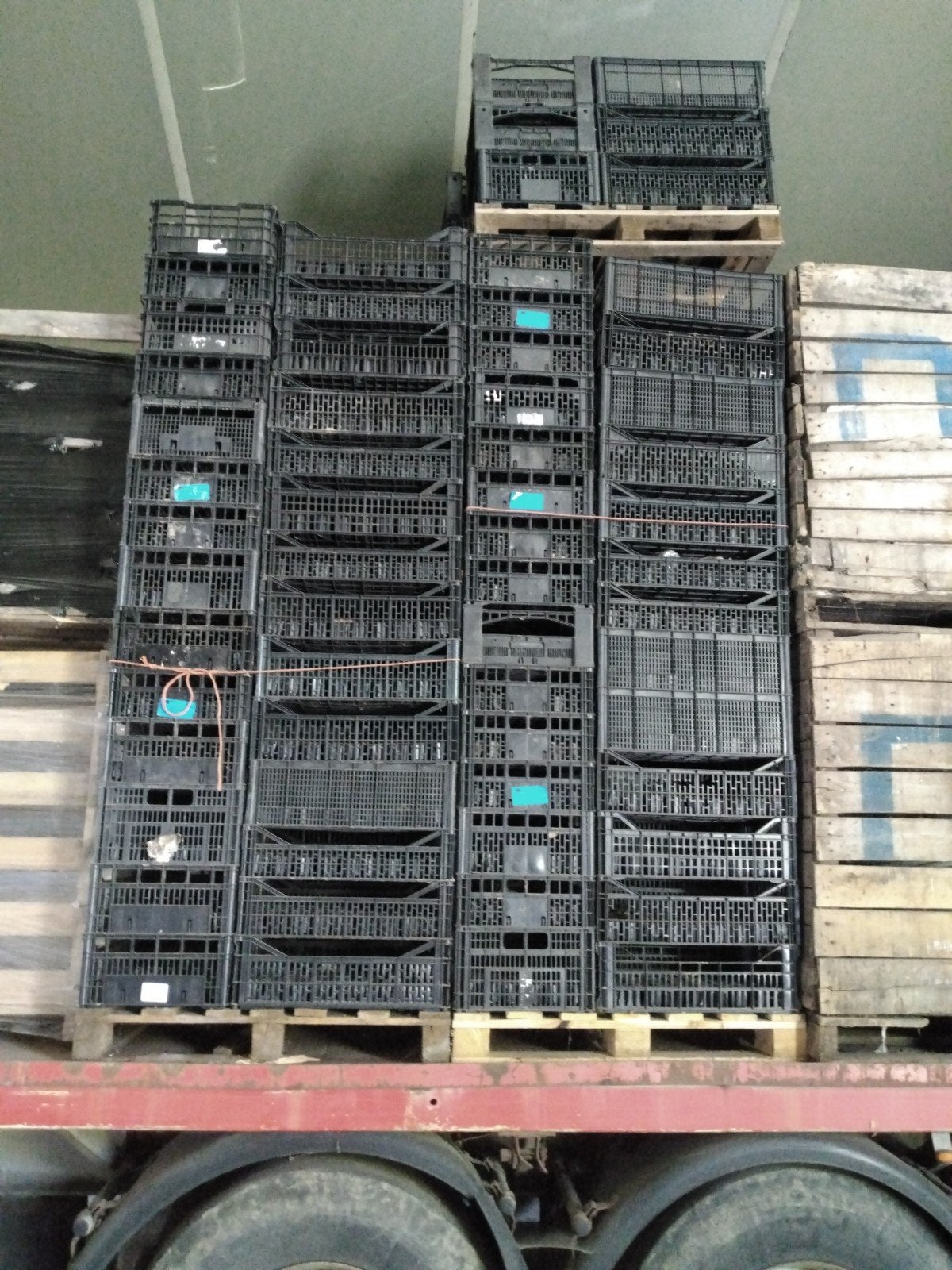 Gratis plastic kisten, Ophalen