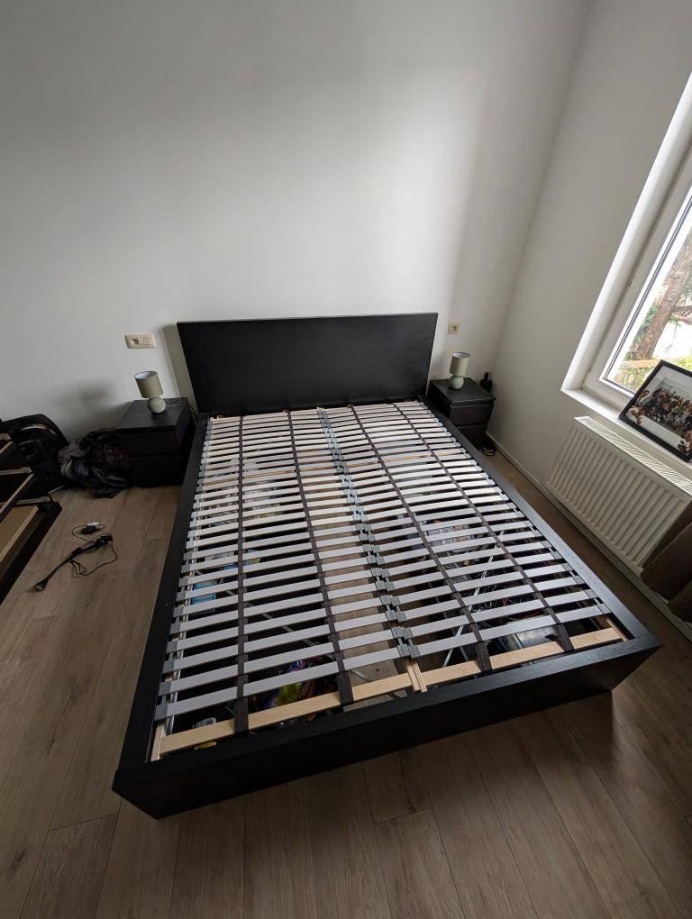 Lit et accessoires, Comme neuf, Enlèvement, 200 cm, Bois
