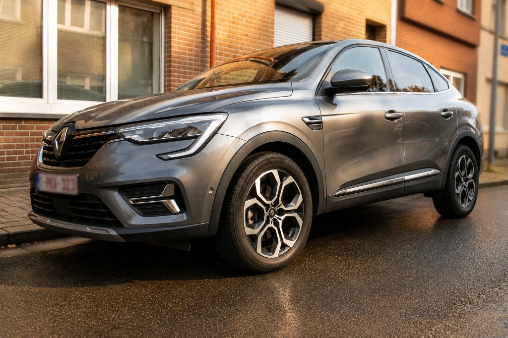 Renault Arkana E-TECH Hybrid Intens avec attelage et 1er pro, Achat, Euro 6, 1961 kg, Entretenue par le concessionnaire