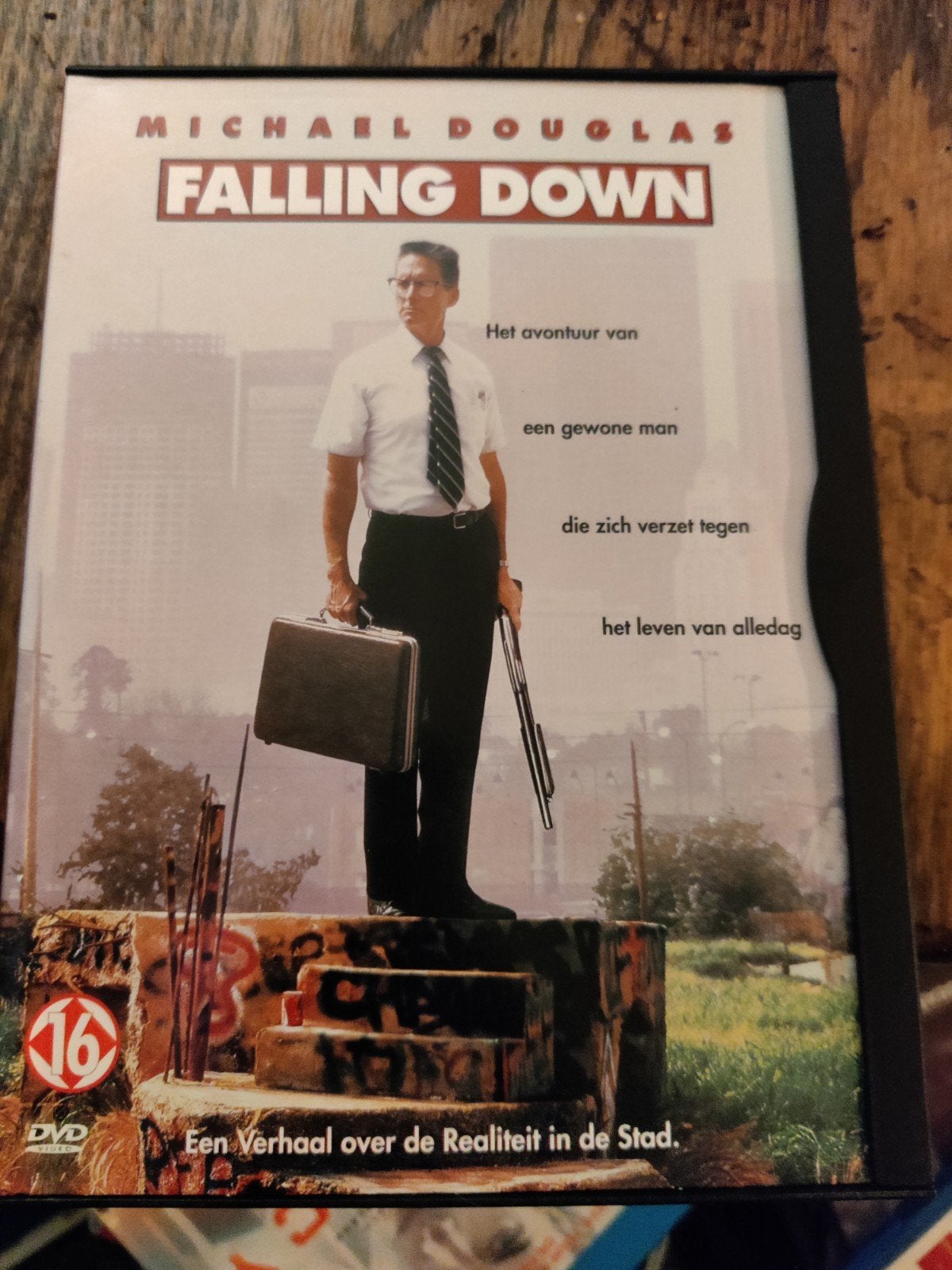 Dvd falling down, CD & DVD, DVD | Action, Enlèvement ou Envoi
