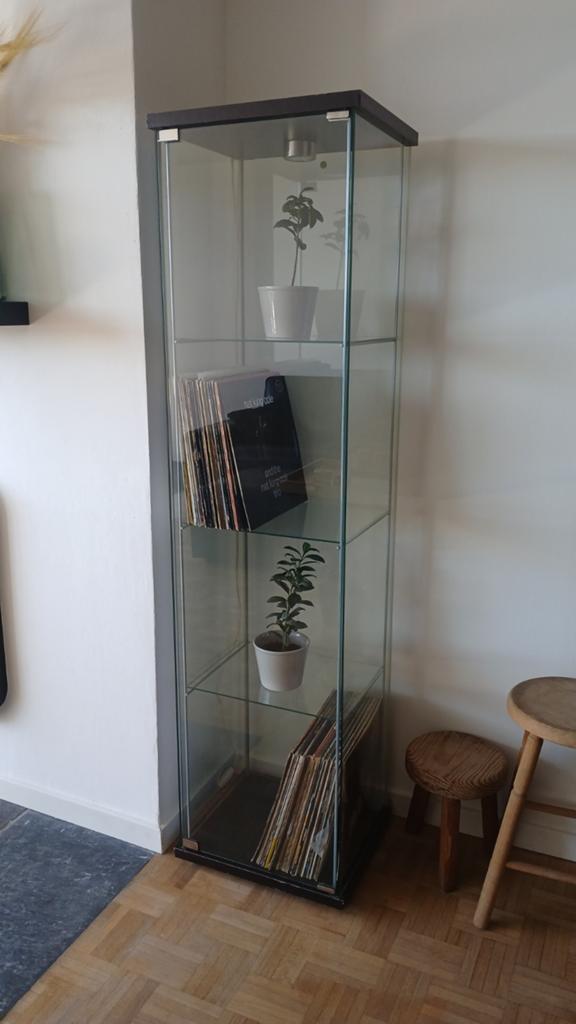 Glazen kastje / vitrine kast, Ophalen