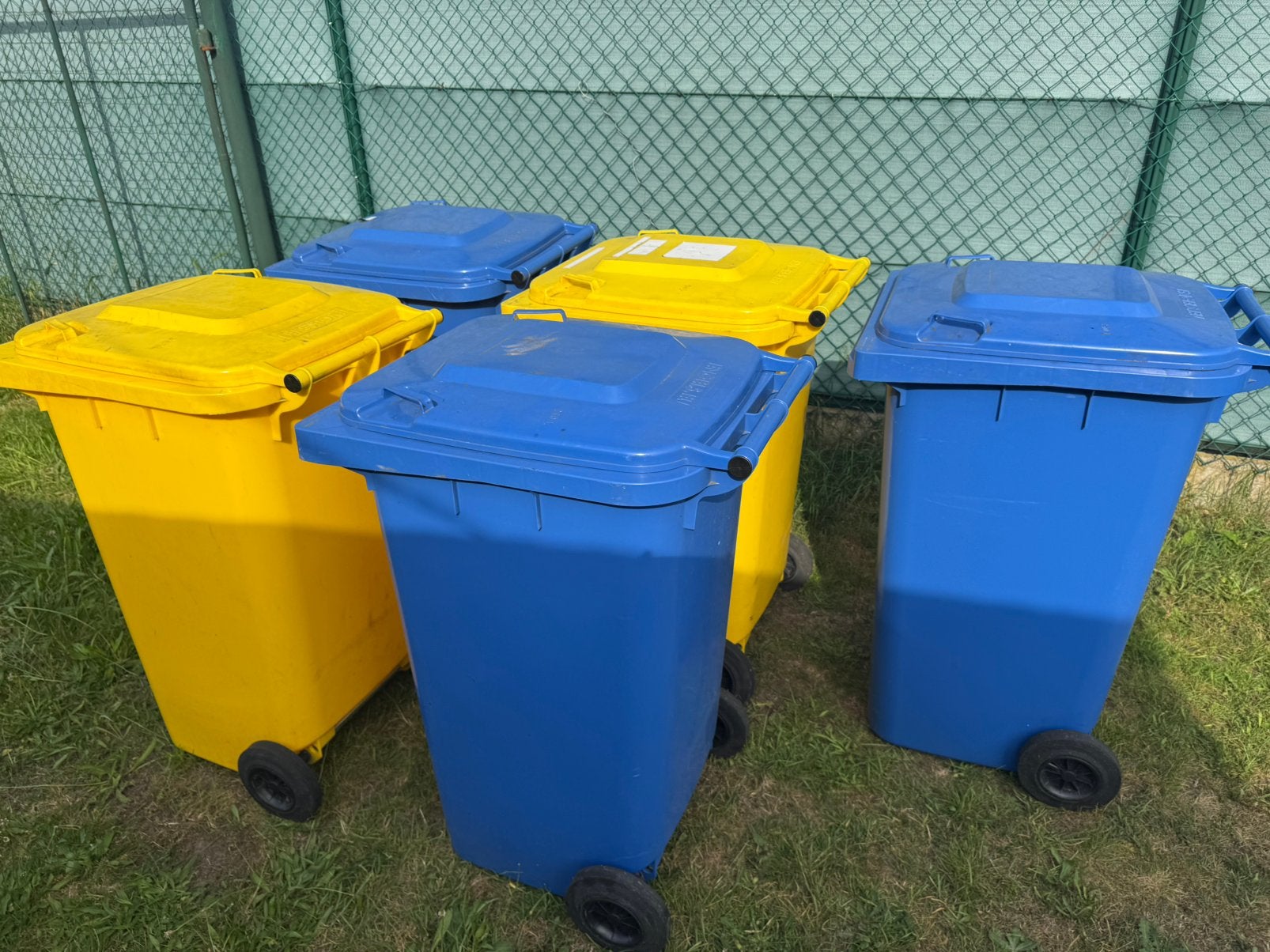 6 rolcontainers 240 liter, Ophalen
