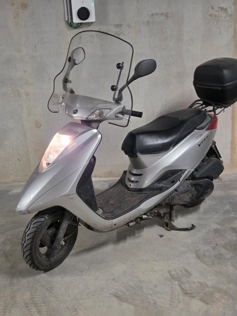 moto Yamaha VITY 125, Motoren, 125 cc, 11 kW of minder, 1 cilinder