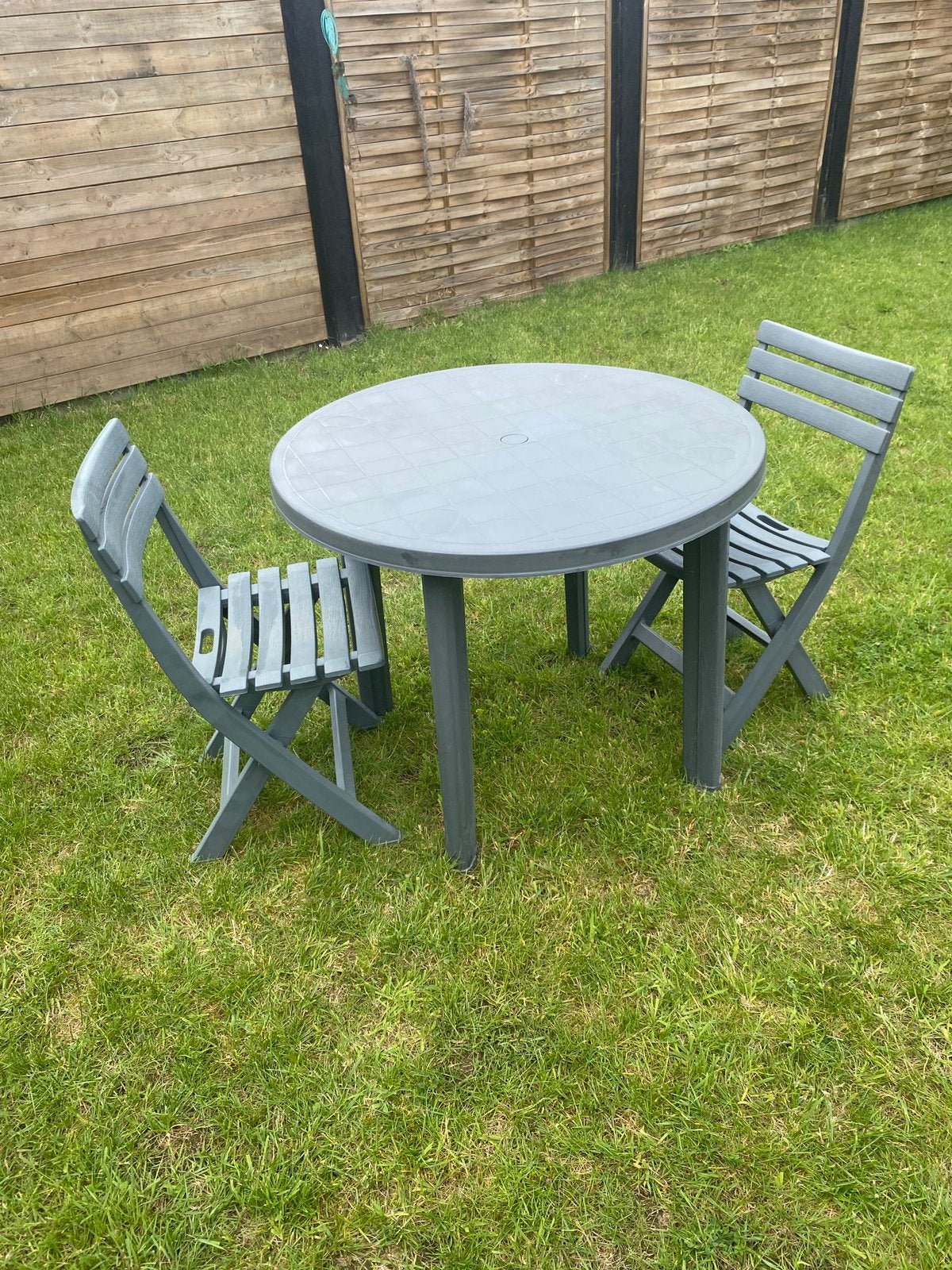 Table de jardin et 4 chaises pliantes, Enlèvement, Utilisé, Rond, Plastique