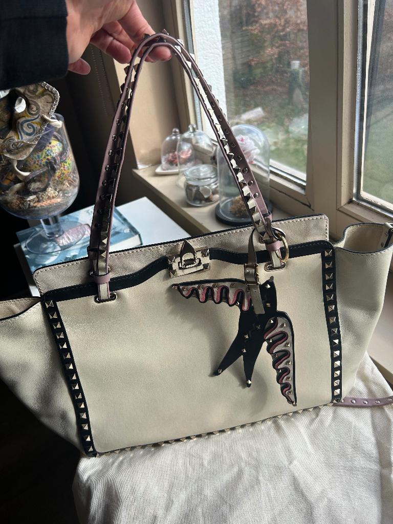 Handtas Valentino Garavani authentiek, Enlèvement ou Envoi, Comme neuf, Beige, Sac à main