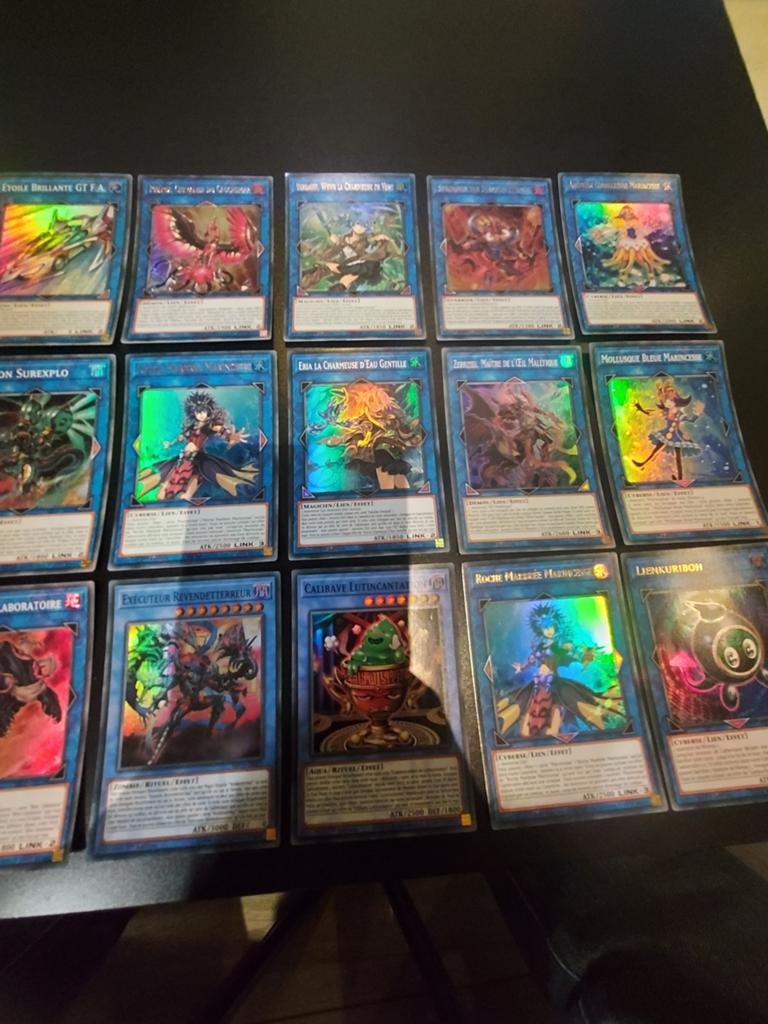 Je vend ou échange  toutes  c'est  carte yu-gi-oh, Hobby & Loisirs créatifs, Enlèvement