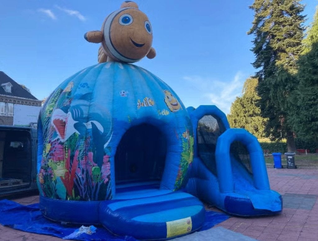 Groot Springkasteel "Nemo" met Glijbaan, Hobby en Vrije tijd, Feestartikelen | Verhuur, Ophalen