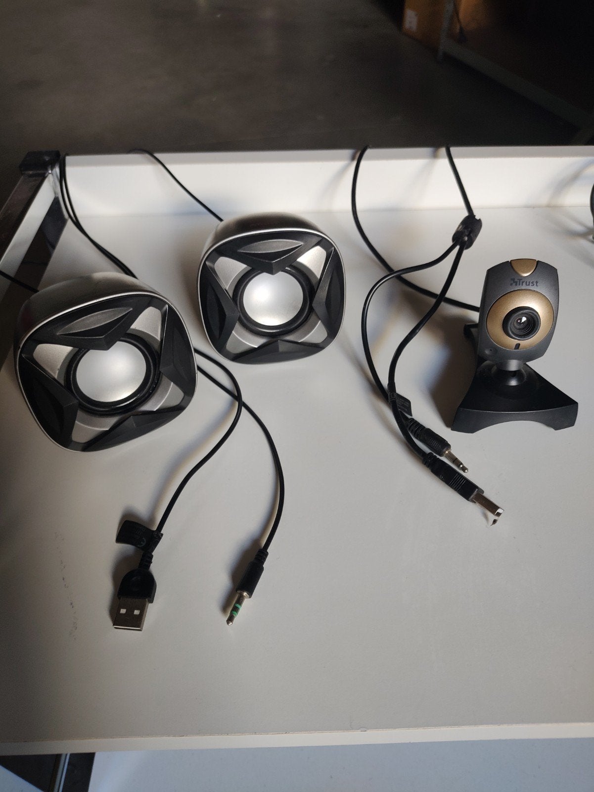 webcam Hercules & webcam Trust & luidsprekers Trust, Verzenden, Gebruikt, Bedraad, Trust en Hercules