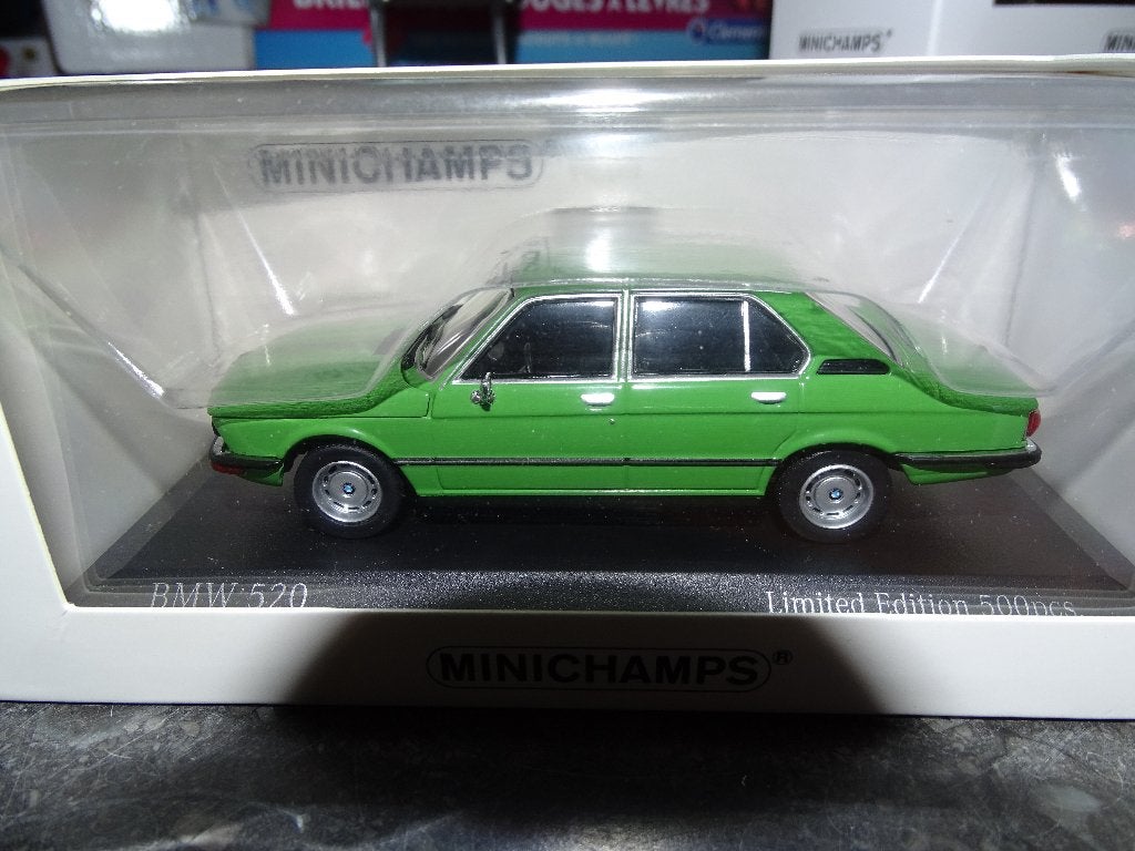 Minichamps BMW 520 de 1974 (limited 500 pcs) 1/43, Ophalen of Verzenden, Nieuw, Auto, MiniChamps