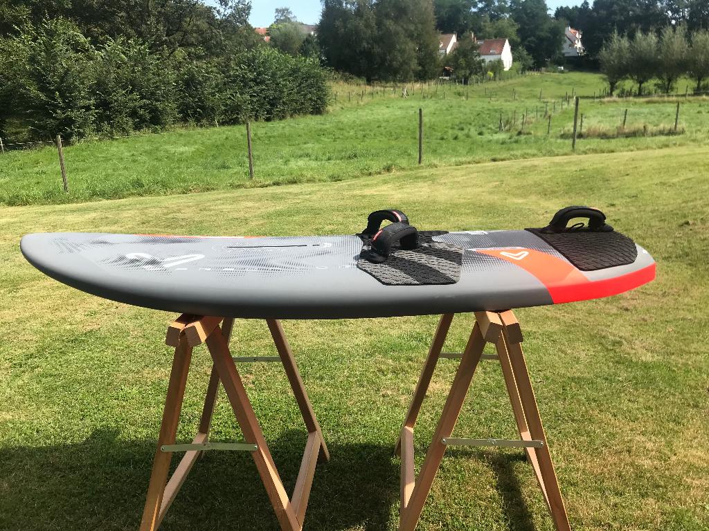 Pack Windfoil complet Severne Predator + Foil Redwing (2023), Sports nautiques & Bateaux, Planche à voile, Planche, Moins de 250 cm