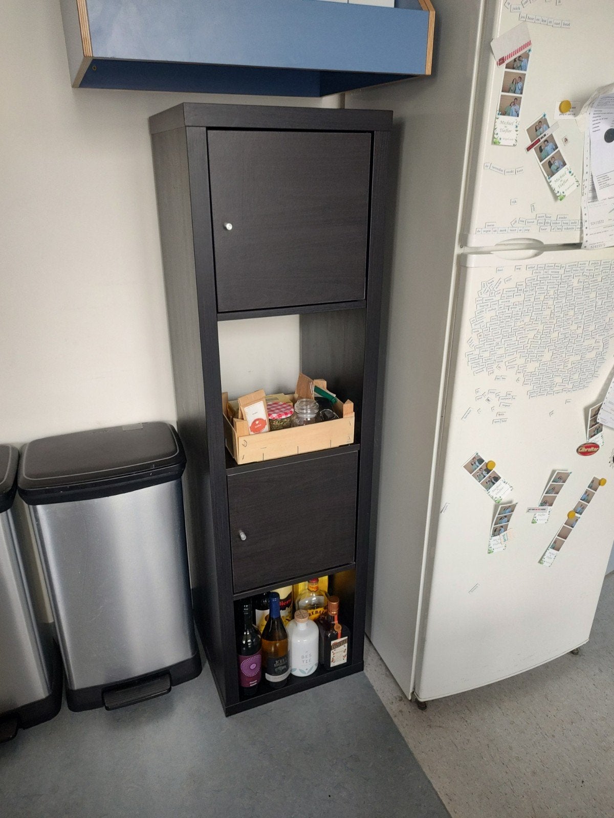 Kallax kast, Enlèvement