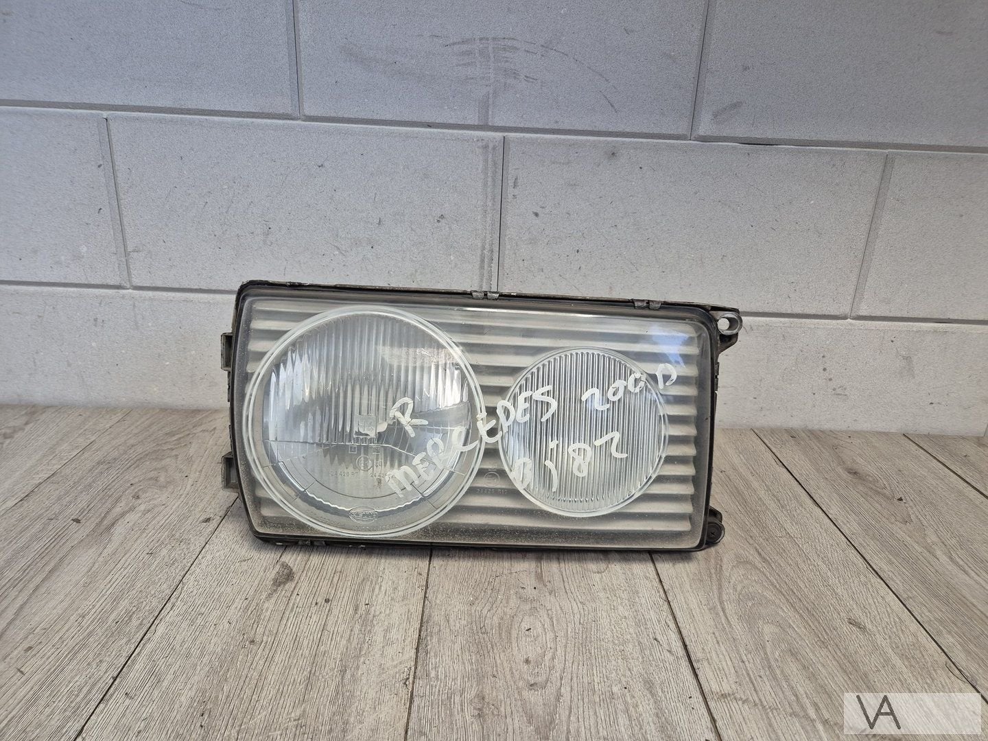 Koplamp rechts van Mercedes W123 1976 - 1985 rond model €90, Utilisé, -, -, Enlèvement ou Envoi
