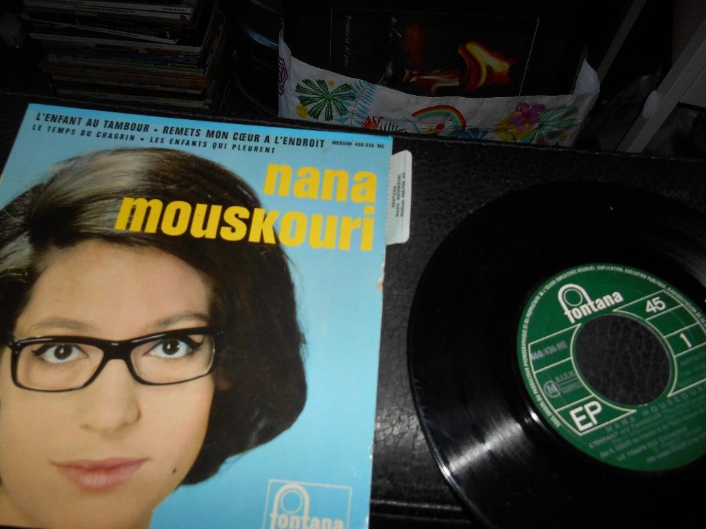 45T 4 pistes Nana Mouskouri "l'enfant tambour"avec languette, Enlèvement ou Envoi