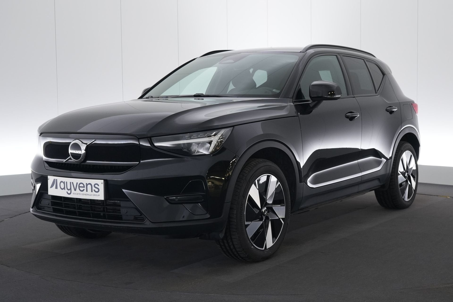 (2EAW659) VOLVO XC40, Auto's, Automaat, Stof, Gebruikt, 408 pk