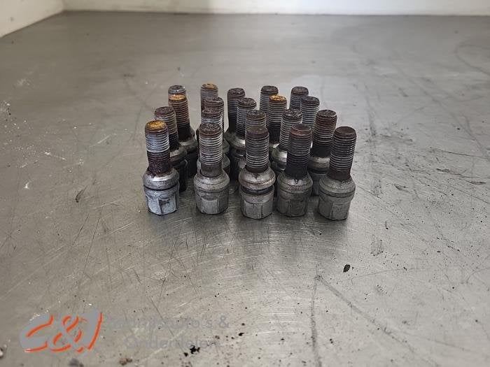 Wielbouten set van een Opel Vivaro, Gebruikt, -, -, Opel