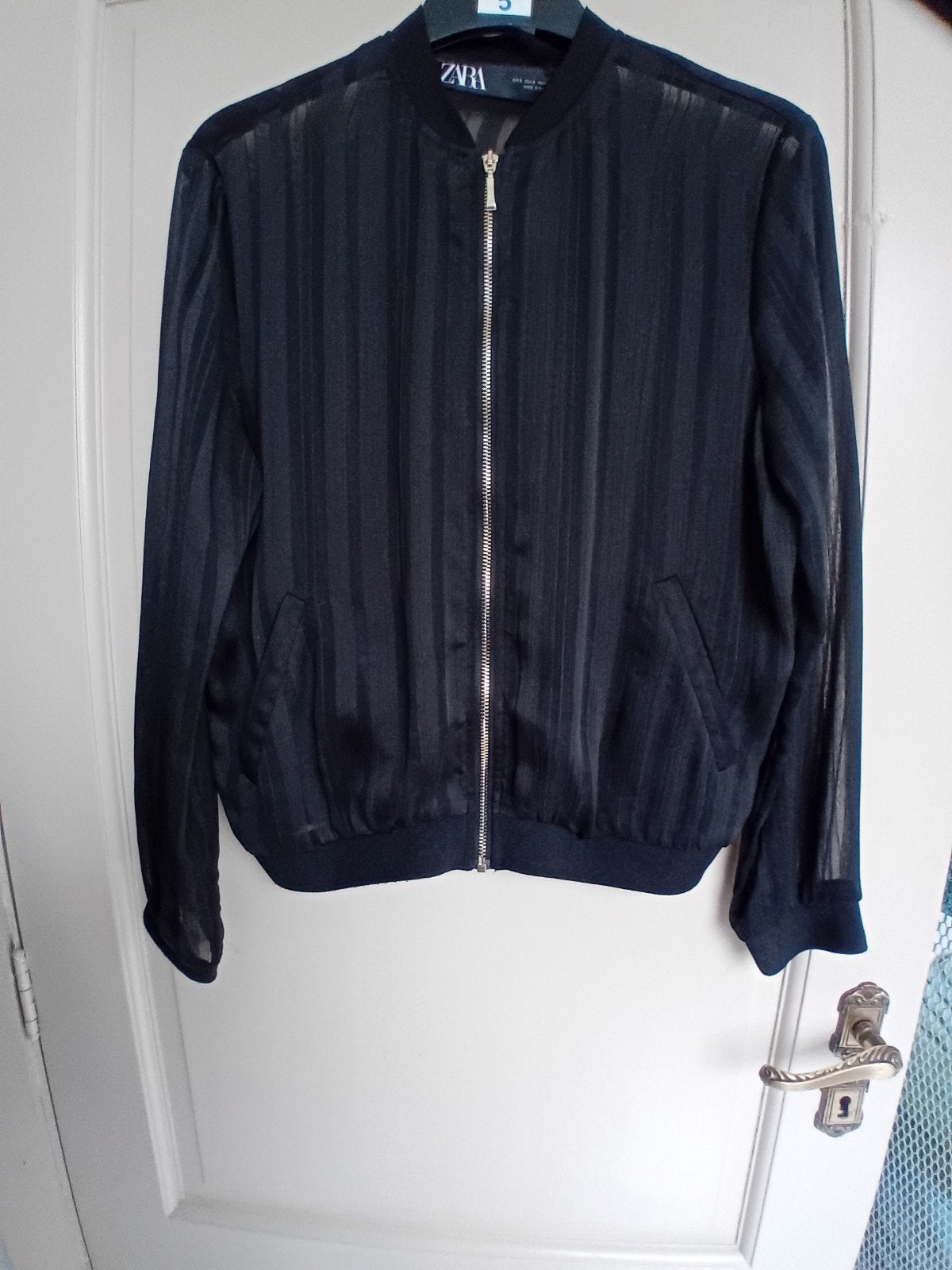 Mooie gilet heel speciaal en van lichte stof  merk Zara, Ophalen of Verzenden, Maat 46 (S) of kleiner