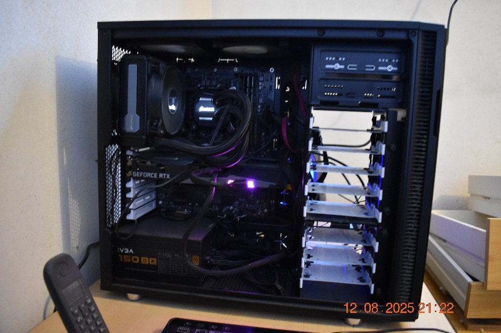 Fractal R5 + powerbox + dvd-speler + corsair koeler, Computers en Software, Computerbehuizingen, Ophalen, Zo goed als nieuw