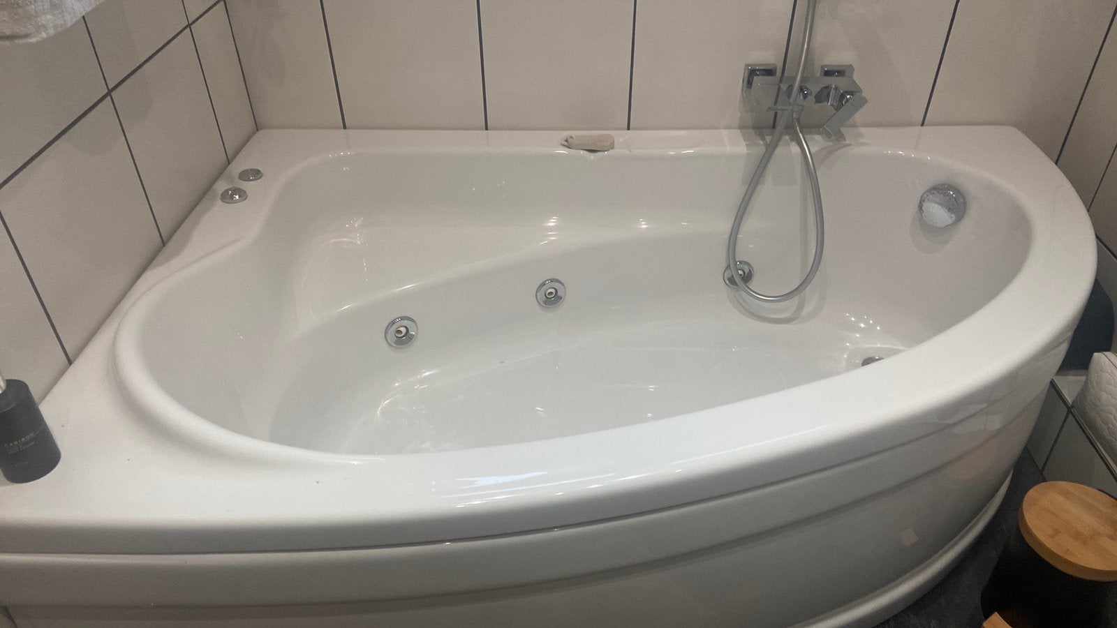 Bubbelbad., Huis en Inrichting, Ophalen, Zo goed als nieuw