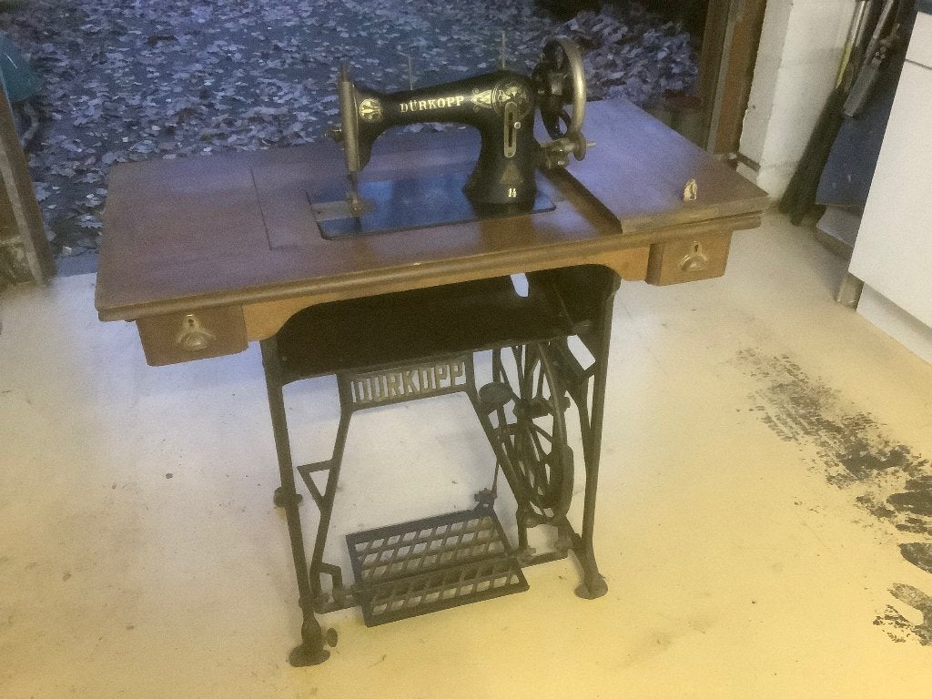 Belle Machine à coudre mécanique Dürkopp, Antiek en Kunst, Antiek | Naaimachines, Ophalen
