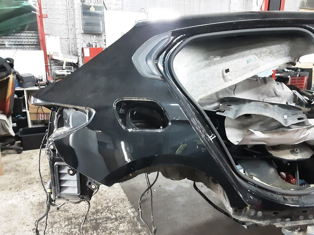 AILE ARRIÈRE DROIT BMW 1 serie (F40) (01-2019/-), Garde-boue, Utilisé, Petuelring 130
80809  München, DE, Arrière