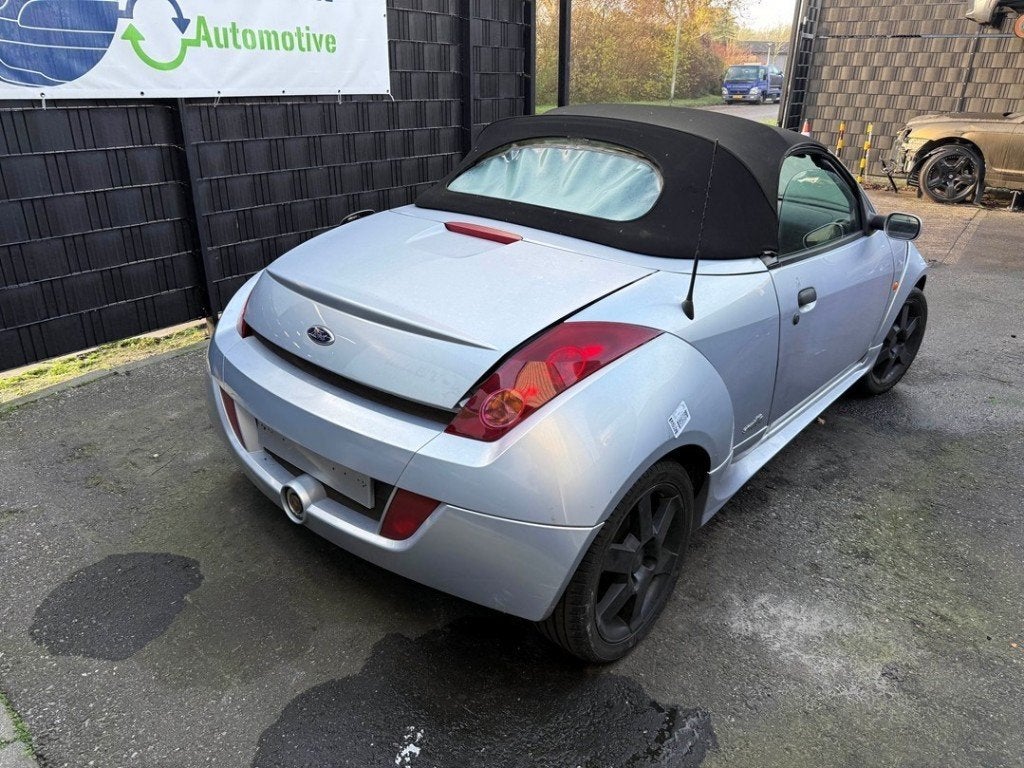 FEU ARRIÈRE DROIT Ford StreetKa (01-2002/07-2005), Henry-Ford-Straße  1
50735  Köln, DE, Ford-Werke GmbH, Kunden@ford.com, Ford