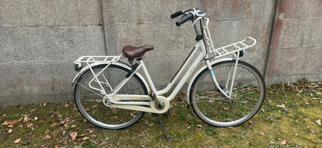Stijlvolle Sparta crème stadsfiets met voordrager, Ophalen, Zo goed als nieuw