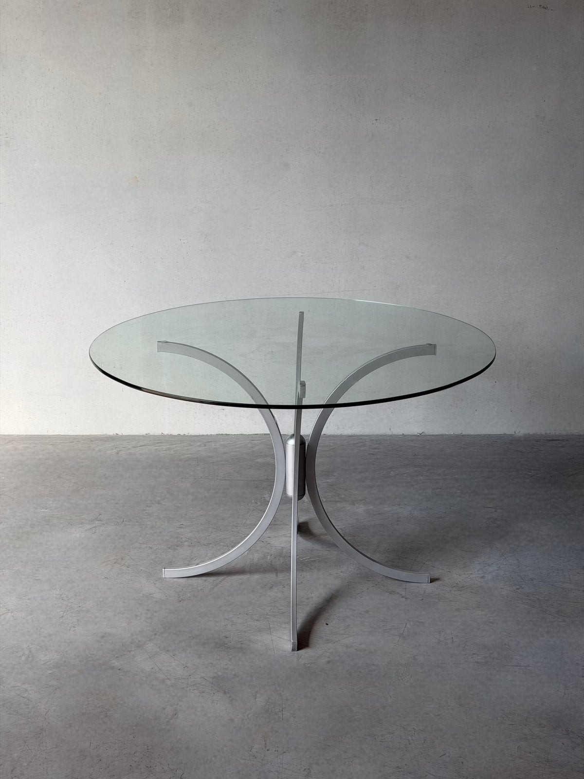 Vintage ronde space age eettafel, Ophalen