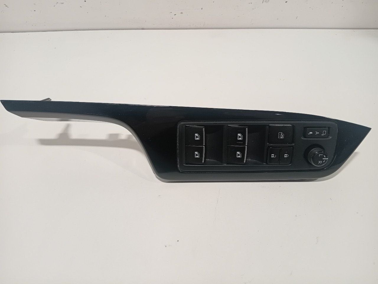 Bedieningspaneel elektrische ramen Toyota C-HR, Onderdelen@venauto.nl, Van der Ven Autorecycling B.V., Ettenseweg 76, 4706 PB Roosendaal, The Netherlands