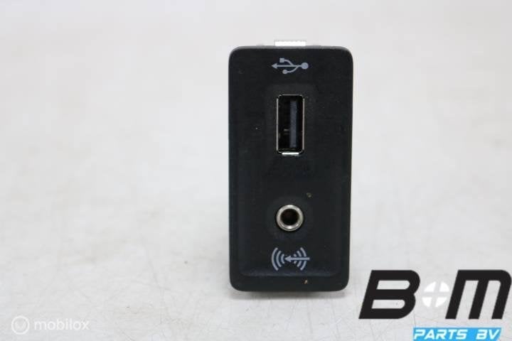 Aansluitstuk externe aidiobronnen VW Passat B8 5Q0035222, Auto diversen, Autoradio's, Gebruikt