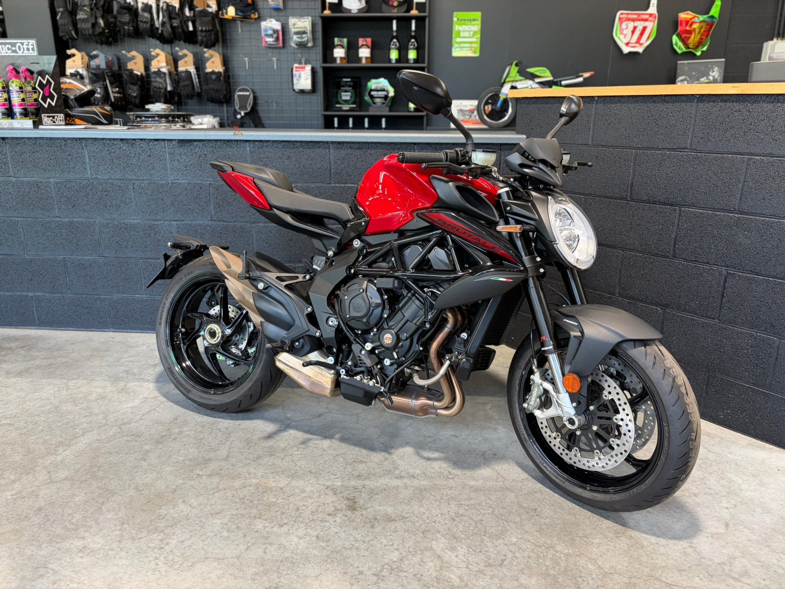 Mv Agusta - Brutale 800 R - Mega Promo E5, Motoren, Motoren | MV Agusta, Nieuw, Motorrijbewijs A, Particulier, Meer dan 35 kW